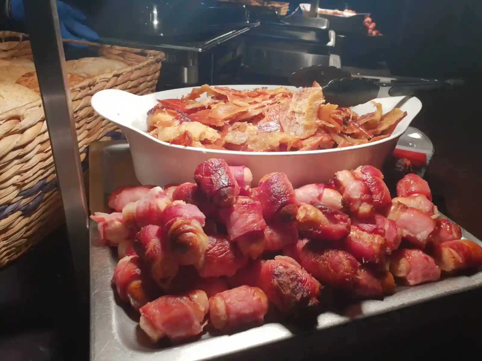 Pigs in blankets &shredded meat